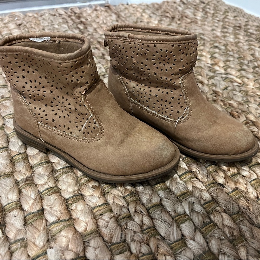 👢👢OLD NAVY size 9 Tan boots 👢 👢